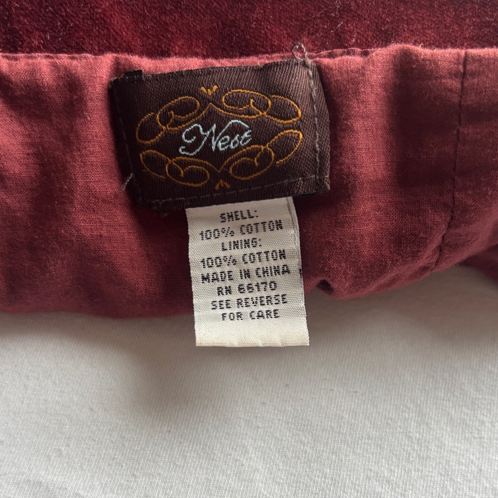 Anthropologie NEST Velvet Burgundy bucket Hat Ribbon Button Detail y2k - Picture 5 of 7